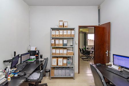 Casa à venda com 300m², 5 quartos e 2 vagasCasa 2