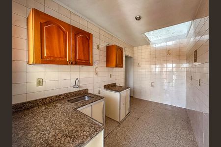 Casa à venda com 300m², 5 quartos e 2 vagasCozinha