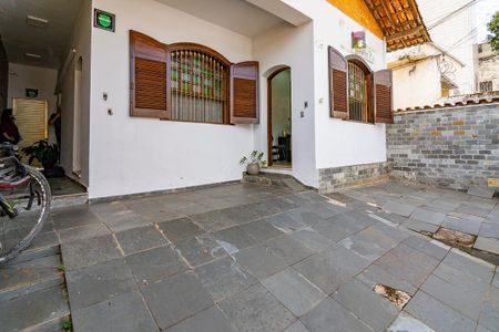 Casa à venda com 300m², 5 quartos e 2 vagasGaragem