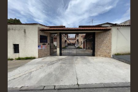 Casa de condomínio para alugar com 76m², 2 quartos e 1 vaga Casa de condomínio para alugar com 76m², 2 quartos e 1 vagaFachada+Placa
