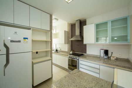 Apartamento para alugar com 145m², 3 quartos e 1 vagaCOZINHA