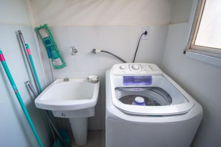 Apartamento para alugar com 55m², 2 quartos e 1 vagaÁrea de Serviço