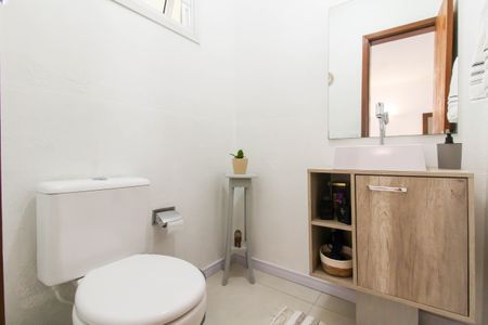 Casa de condomínio à venda com 94m², 3 quartos e 2 vagasLavabo