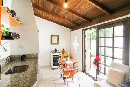 Casa de condomínio à venda com 94m², 3 quartos e 2 vagasÁrea gourmet