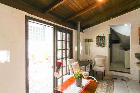 Casa de condomínio à venda com 94m², 3 quartos e 2 vagasÁrea gourmet