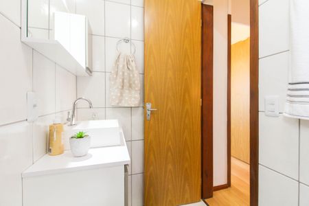 Casa de condomínio à venda com 94m², 3 quartos e 2 vagasBanheiro