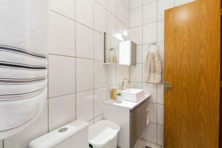 Casa de condomínio à venda com 94m², 3 quartos e 2 vagasBanheiro