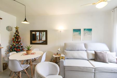 Casa de condomínio à venda com 94m², 3 quartos e 2 vagasSala