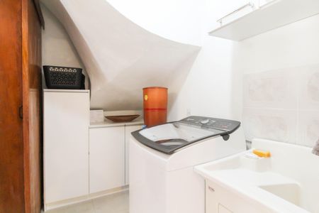 Casa de condomínio à venda com 94m², 3 quartos e 2 vagasÁrea de Serviço