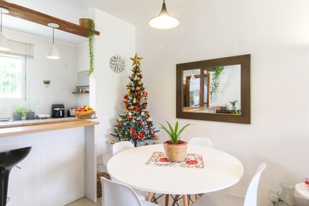 Casa de condomínio à venda com 94m², 3 quartos e 2 vagasSala