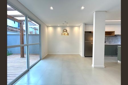 Sala de casa de condomínio para alugar com 2 quartos, 80m² em Morro das Pedras, Florianópolis