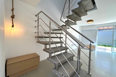 Casa de condomínio para alugar com 80m², 2 quartos e 2 vagasElevador 