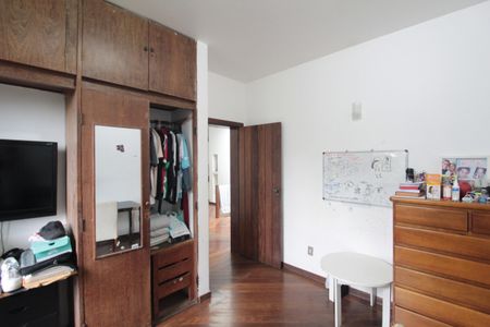 Casa à venda com 500m², 5 quartos e 7 vagasQuarto