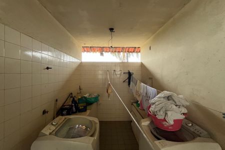 Casa à venda com 500m², 5 quartos e 7 vagasLavanderia