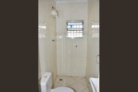 Casa para alugar com 100m², 3 quartos e 1 vagaDetalhe - Banheiro Social