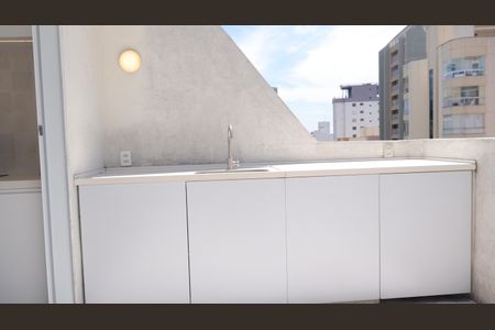 Apartamento para alugar com 100m², 2 quartos e sem vagaVaranda