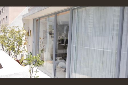 Apartamento para alugar com 100m², 2 quartos e sem vagaVaranda