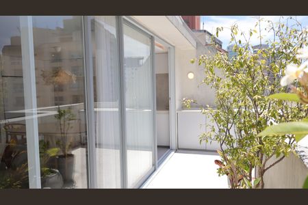 Apartamento para alugar com 100m², 2 quartos e sem vagaVaranda