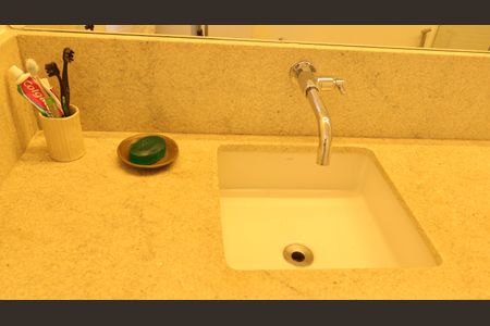 Apartamento para alugar com 100m², 2 quartos e sem vagaBanheiro