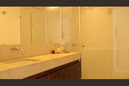 Apartamento para alugar com 100m², 2 quartos e sem vagaBanheiro