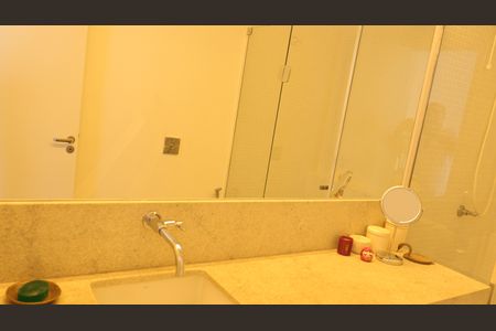 Apartamento para alugar com 100m², 2 quartos e sem vagaBanheiro