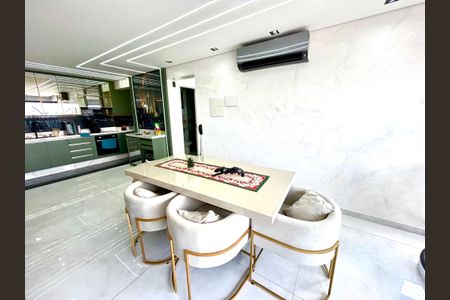 Apartamento para alugar com 90m², 2 quartos e 2 vagasSala