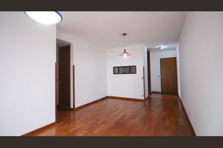 Apartamento à venda com 74m², 3 quartos e 1 vaga Apartamento à venda com 74m², 3 quartos e 1 vagaSala