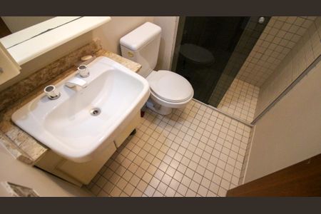 Apartamento à venda com 74m², 3 quartos e 1 vaga Apartamento à venda com 74m², 3 quartos e 1 vagaBanheiro