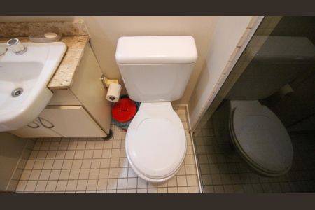 Apartamento à venda com 74m², 3 quartos e 1 vaga Apartamento à venda com 74m², 3 quartos e 1 vagaBanheiro