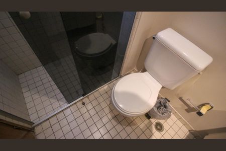 Apartamento à venda com 74m², 3 quartos e 1 vaga Apartamento à venda com 74m², 3 quartos e 1 vagaBanheiro da Suíte