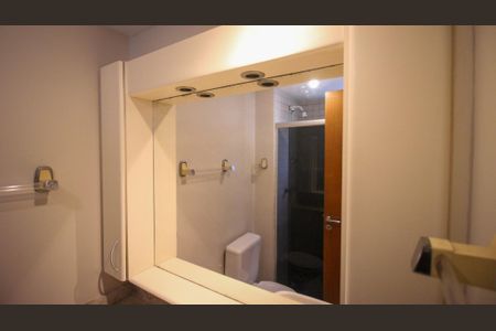 Apartamento à venda com 74m², 3 quartos e 1 vaga Apartamento à venda com 74m², 3 quartos e 1 vagaBanheiro da Suíte