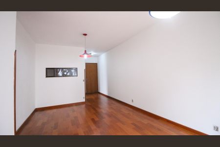 Apartamento à venda com 74m², 3 quartos e 1 vaga Apartamento à venda com 74m², 3 quartos e 1 vagaSala