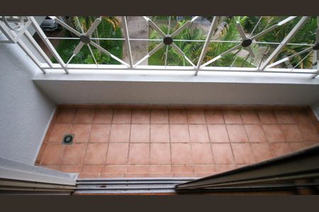 Apartamento à venda com 74m², 3 quartos e 1 vaga Apartamento à venda com 74m², 3 quartos e 1 vagaVaranda