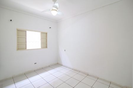 Casa para alugar com 150m², 2 quartos e 2 vagasQuarto 2