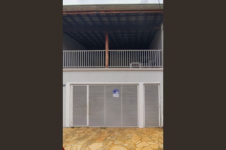 Casa para alugar com 150m², 2 quartos e 2 vagasFachada