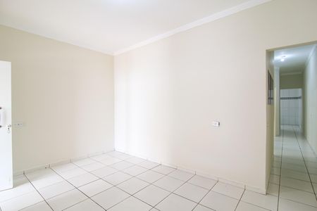 Casa para alugar com 150m², 2 quartos e 2 vagasSala 