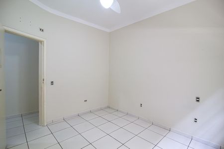 Casa para alugar com 150m², 2 quartos e 2 vagasQuarto 1