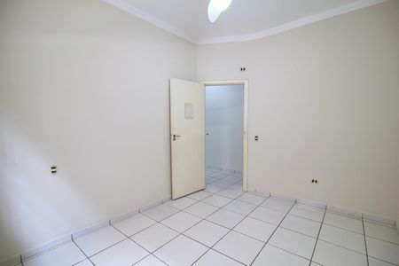 Casa para alugar com 150m², 2 quartos e 2 vagasQuarto 1
