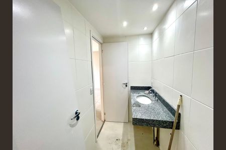 Apartamento para alugar com 69m², 2 quartos e 1 vaga Apartamento para alugar com 69m², 2 quartos e 1 vagaBanheiro da Suíte