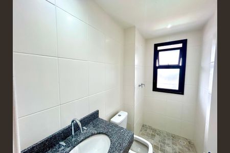 Apartamento para alugar com 69m², 2 quartos e 1 vaga Apartamento para alugar com 69m², 2 quartos e 1 vagaBanheiro da Suíte