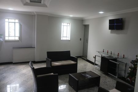 Apartamento para alugar com 82m², 2 quartos e 1 vagaHall social