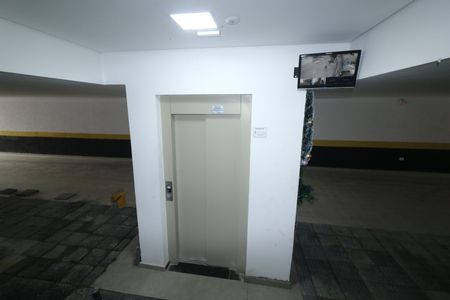 Apartamento para alugar com 71m², 2 quartos e 2 vagasElevador