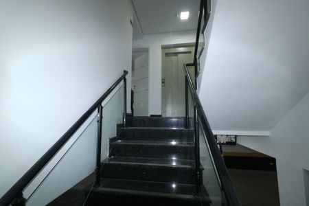 Apartamento para alugar com 71m², 2 quartos e 2 vagasEscada