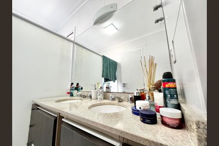 Apartamento à venda com 129m², 3 quartos e 2 vagasBanheiro da Suíte 3