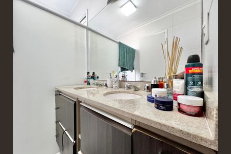 Apartamento à venda com 129m², 3 quartos e 2 vagasBanheiro da Suíte 3