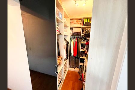 Apartamento à venda com 129m², 3 quartos e 2 vagasCloset da suíte 3