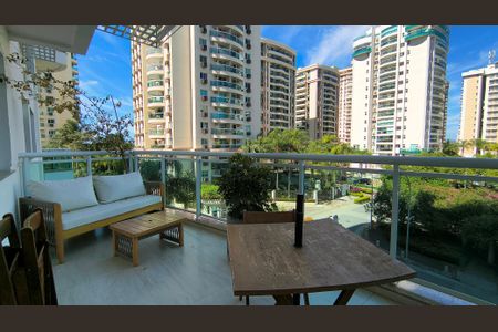 Varanda de apartamento para alugar com 2 quartos, 105m² em Barra da Tijuca, Rio de Janeiro