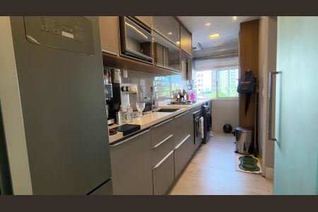 Apartamento para alugar com 105m², 2 quartos e 2 vagas Apartamento para alugar com 105m², 2 quartos e 2 vagasCozinha e Área de Serviço