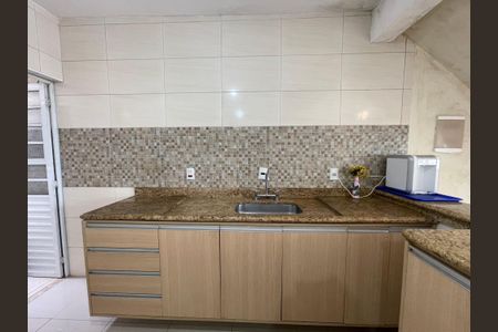 Casa para alugar com 100m², 4 quartos e 1 vagaCozinha