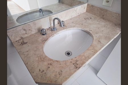 Apartamento para alugar com 55m², 2 quartos e 2 vagas Apartamento para alugar com 55m², 2 quartos e 2 vagasBanheiro Quarto 2